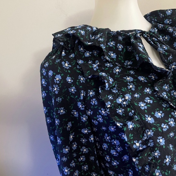 LOFT Black and Blue Floral Ruffle Blouse Boho Cottagecore Easter Spring Work - Picture 5 of 7
